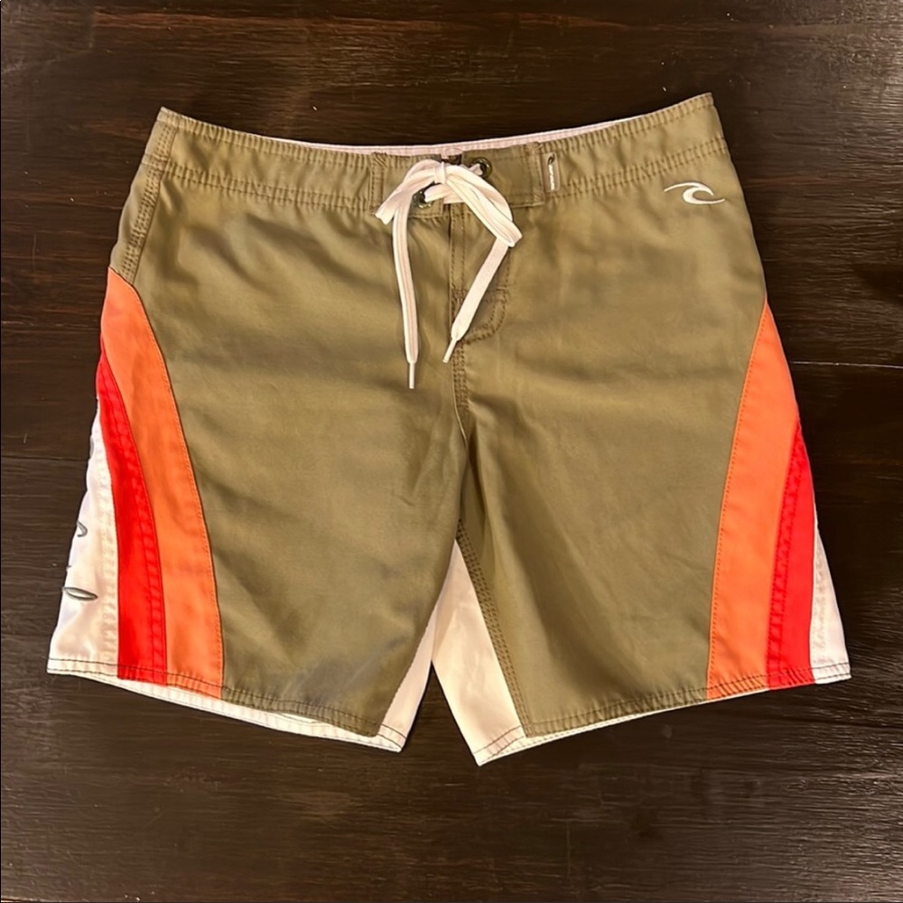 Rip Curl Women’s Board Shorts. Like New! Great length! Very soft material.
